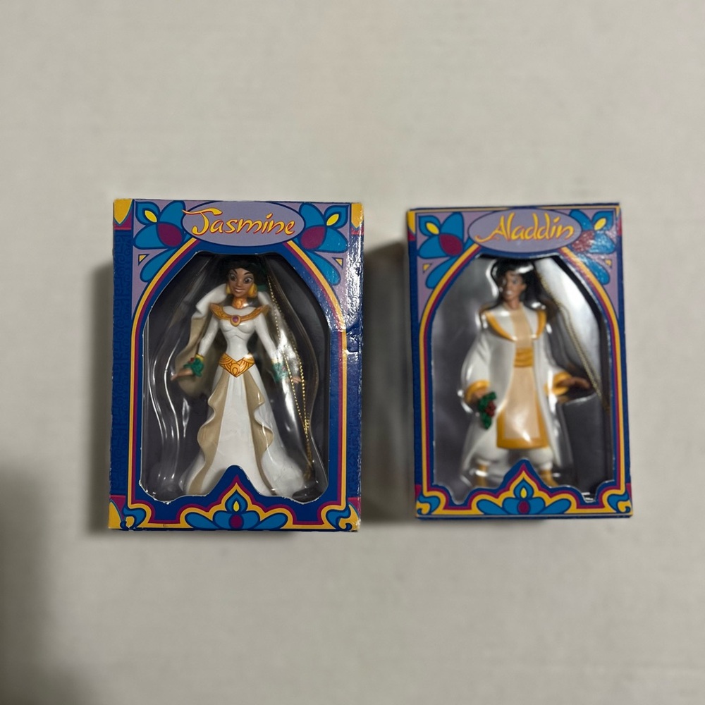Disney Jasmine and Aladdin Figurines - White and Gold